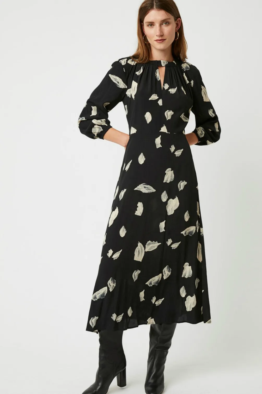 winter_umbra_round_neck_d_SKUb4190e5d4d20ff4ad0c226cb3f387ae7_0.webp Great Plains Winter Umbra Round Neck Dress|